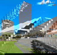 Palmerston Tower Holiday Apartments - Holiday Find