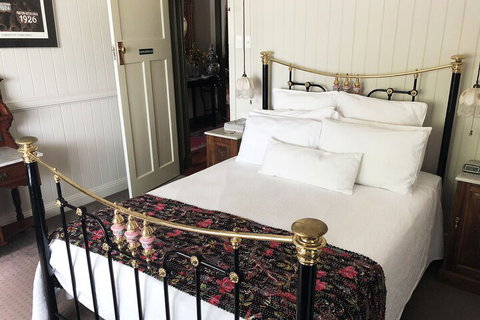 Number 12 Bed & Breakfast - Holiday Find 1