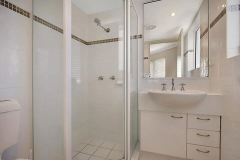 Le Beach Apartments - Holiday Find 6