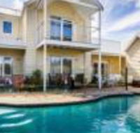 Seaside Spa Retreat - Holiday Find
