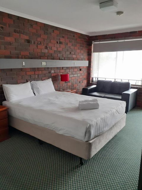 Wentworth Club Motel - Holiday Find 3