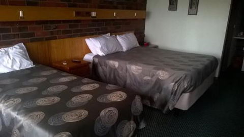 Wentworth Club Motel - Holiday Find 1