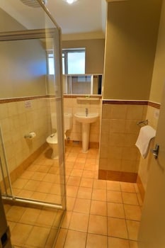 Wattle Grove Motel - Holiday Find 5