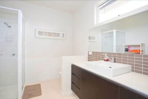 Four Kings Apartments - Holiday Find 3