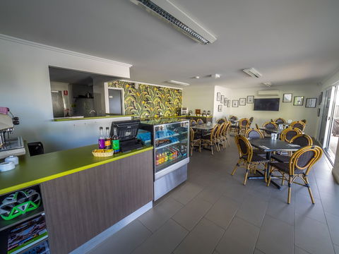 Mackay Oceanside Central Hotel - Holiday Find 3