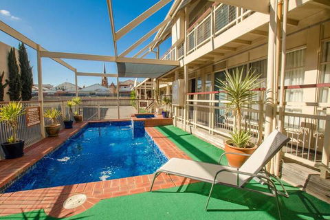 MAS Country Riverboat Lodge Motor Inn - Holiday Find 4