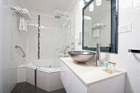 Dolphin Shores - Holiday Find 5