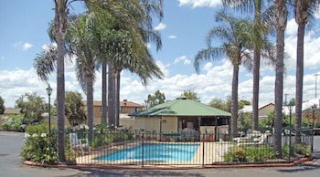 Town & Country Motor Inn - Holiday Find 1