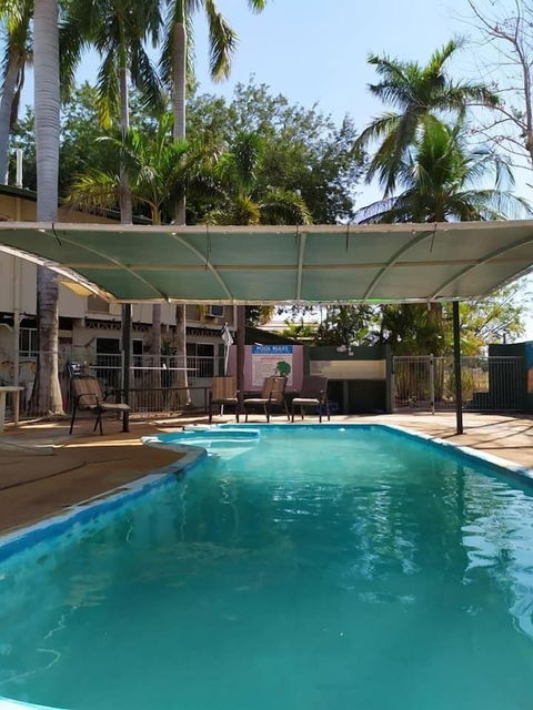 Palm Court Budget Motel Hostel/Backpackers - Holiday Find 0