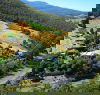 Hillside Bed  Breakfast - Holiday Find