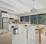 De Angelis Beach House - Holiday Find