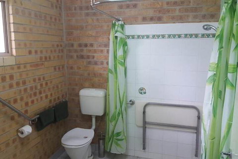 Tiaro Motor Inn - Holiday Find 7