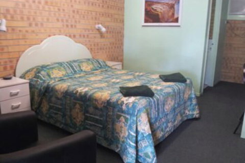 Tiaro Motor Inn - Holiday Find 4
