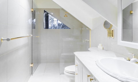 Lawson Lodge - Holiday Find 3