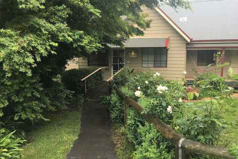Neerim Country Cottages - Holiday Find 5