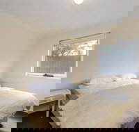 Two Bays Apartments - Holiday Find