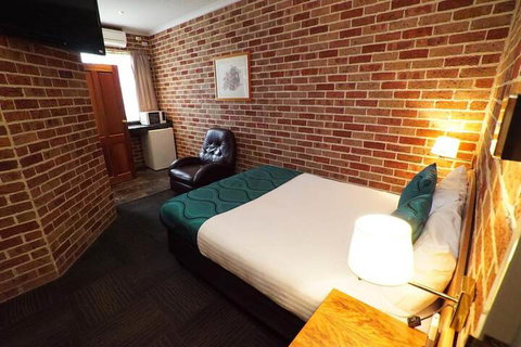 Exies Bagtown - Holiday Find 5