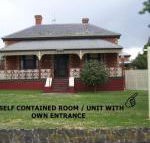 RJs Bed  Breakfast - Holiday Find