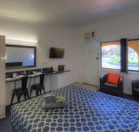 Twin Swans Motel - Holiday Find