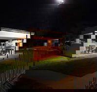 Jacaranda Motel  Holiday Units - Holiday Find
