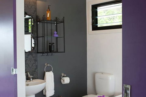 Deshons Retreat - Holiday Find 1