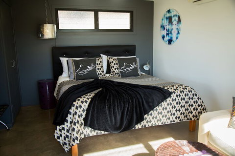 Deshons Retreat - Holiday Find 3