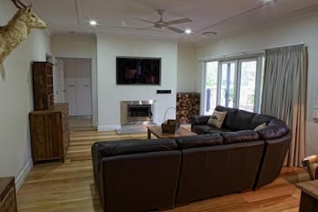 G.g's By The River - Holiday Find 6