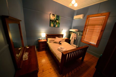Emaroo Cottages Broken Hill - Holiday Find 2