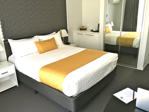 21 On Hursley Motel Apartments - Holiday Find 2