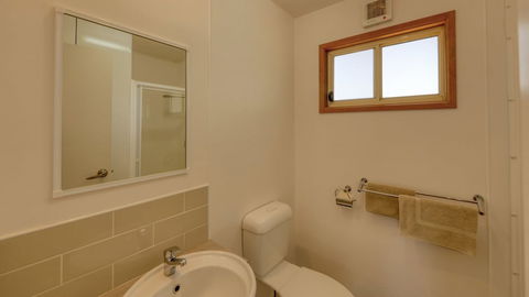 Cobar Caravan Park - Holiday Find 6