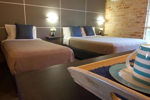 Lakeview Hotel Motel - Holiday Find 3