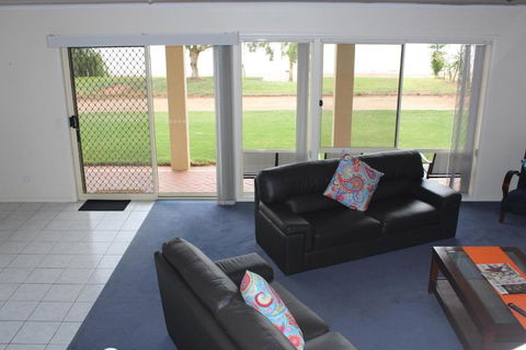 Lake Boga Waterfront Holiday House - Holiday Find 5