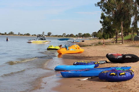 Lake Boga Waterfront Holiday House - Holiday Find 3