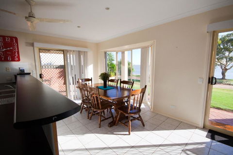 Lake Boga Waterfront Holiday House - Holiday Find 1