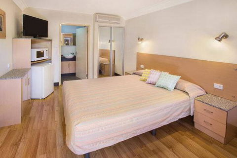 Karratha Motel - Holiday Find 3