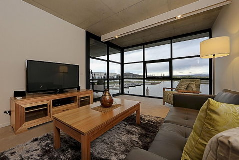 Accommodate Canberra - Dockside - Holiday Find 2