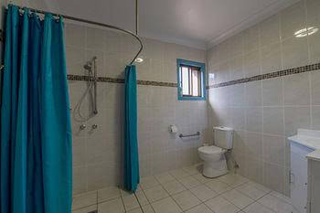 CBD Accommodation Tamworth - Holiday Find 1