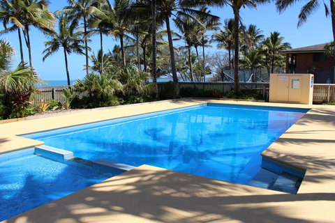 Sarina Beach Motel - Holiday Find 5