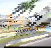 1770 Lagoons Central Apartment Resort - Holiday Find