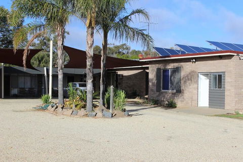 Thomas Lodge Motel - Holiday Find 5