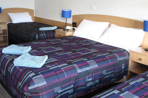 White Manor Motel - Holiday Find 5