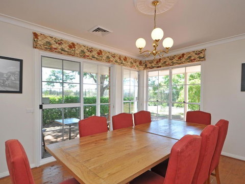 Beggars Bridge Vineyard Homestead W / Pool + Wifi + Tennis + Vineyard - Holiday Find 5