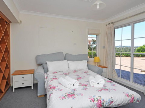 Beggars Bridge Vineyard Homestead W / Pool + Wifi + Tennis + Vineyard - Holiday Find 3