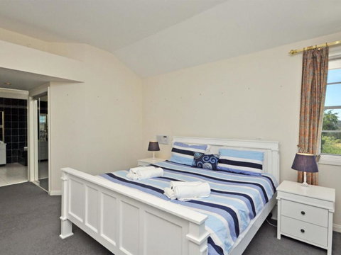 Beggars Bridge Vineyard Homestead W / Pool + Wifi + Tennis + Vineyard - Holiday Find 6