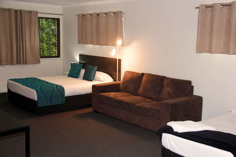 Motel In Nambour - Holiday Find 5