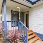 Demure Charm - Holiday Find 0