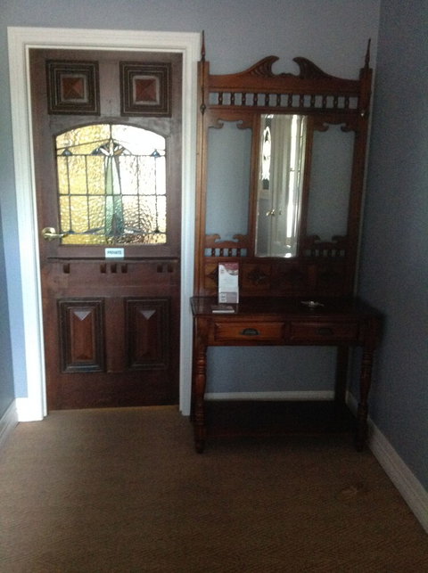 Emeu Inn - Holiday Find 4