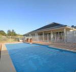 Silver Springs 4br Cottage with Wifi Views Olives  Space . Fireplace Views Olives  Space