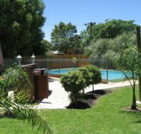 Sanctuary Park Motel - Holiday Find
