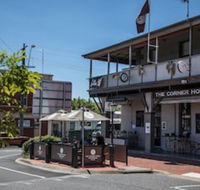 Corner Hotel Alexandra - Holiday Find